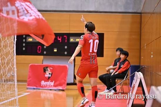 ゴールを喜ぶ加藤竜馬